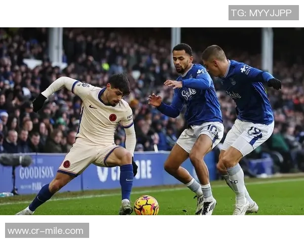 英超争冠形势紧张第2到第11名仅差4分竞争激烈 英超争冠形势紧张第2到第11名仅差4分竞争激烈