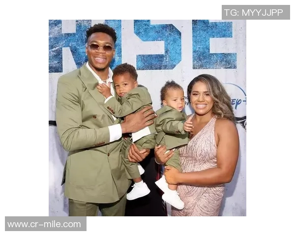 字母哥妻子经过沟通带娃回雅典结束两地分居生活