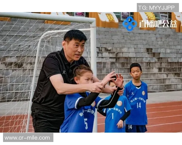 直播吧公益活动走进成都校园杨晨徐亮携手共筑体育梦想